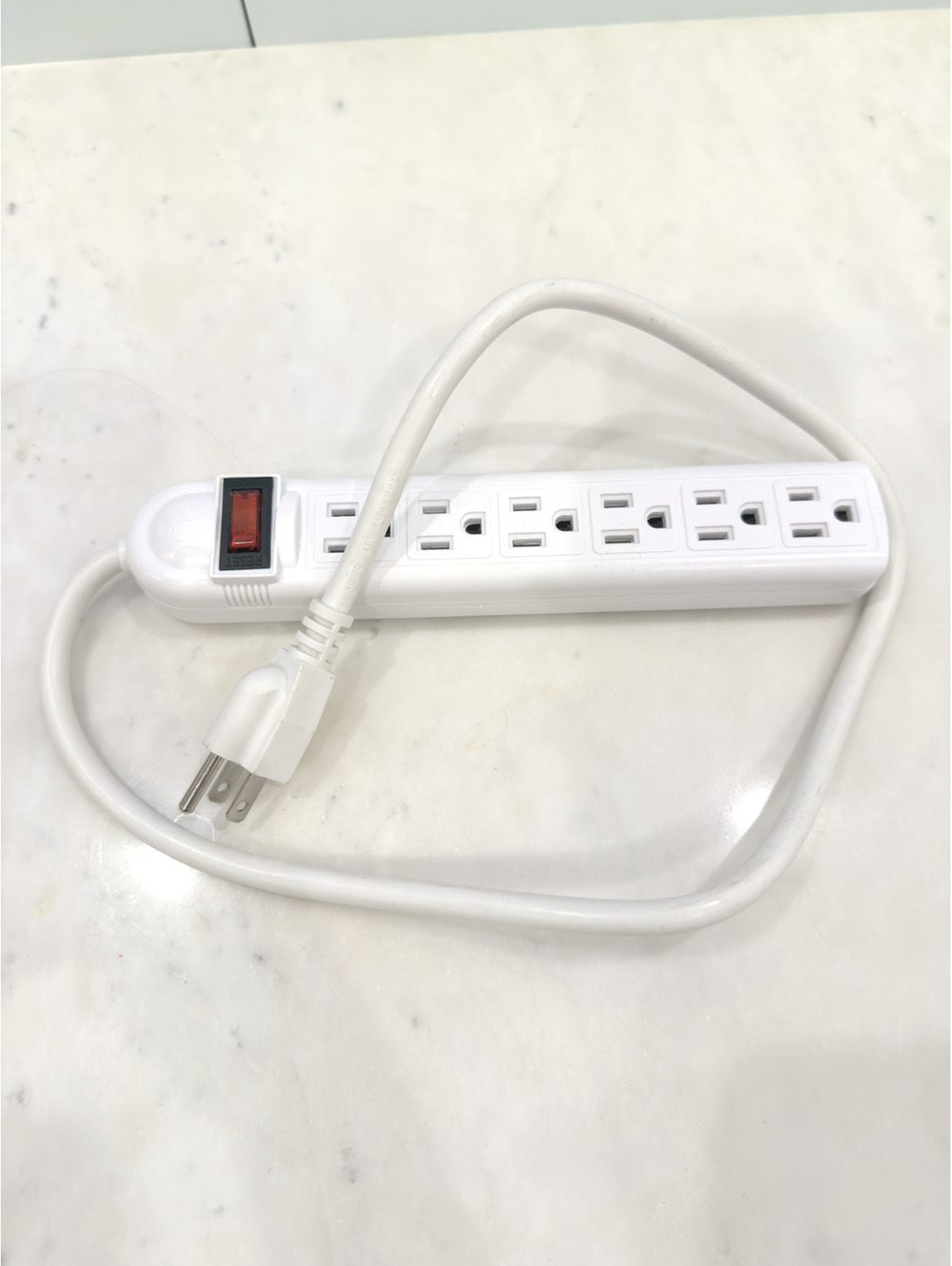Intertek 15A 125VAC 60Hz 1875W 6 Outlet Power Strip 5009873